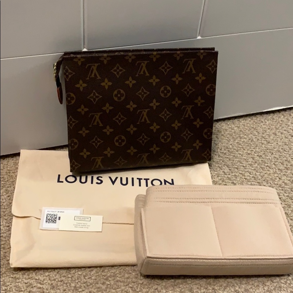 Louis Vuitton toiletry 26 travel pouch